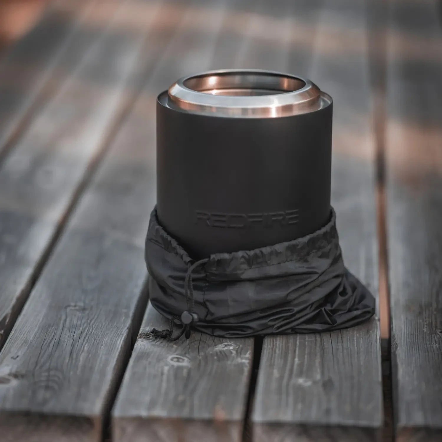 Volcano bord ildsted medium – sort rustfrit stål
