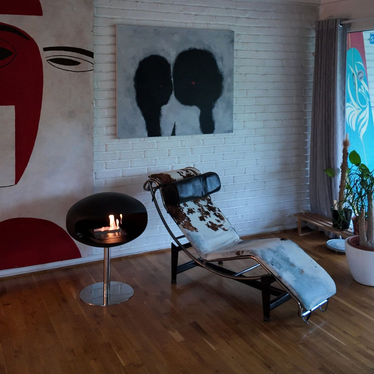 Cocoon Pedestal med stålfod - Sort