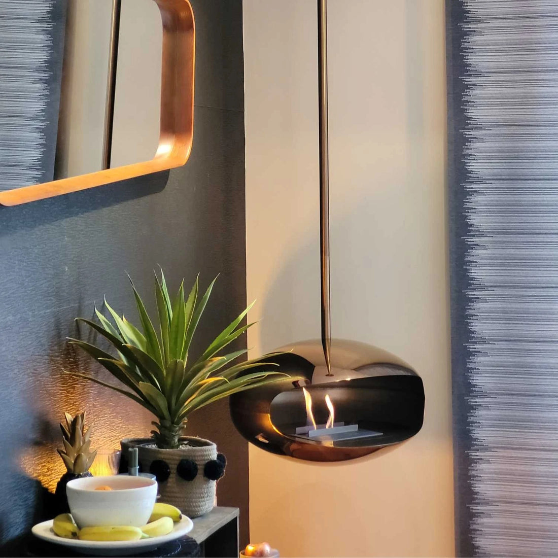 Cocoon Aeris i poleret stål med loftstang