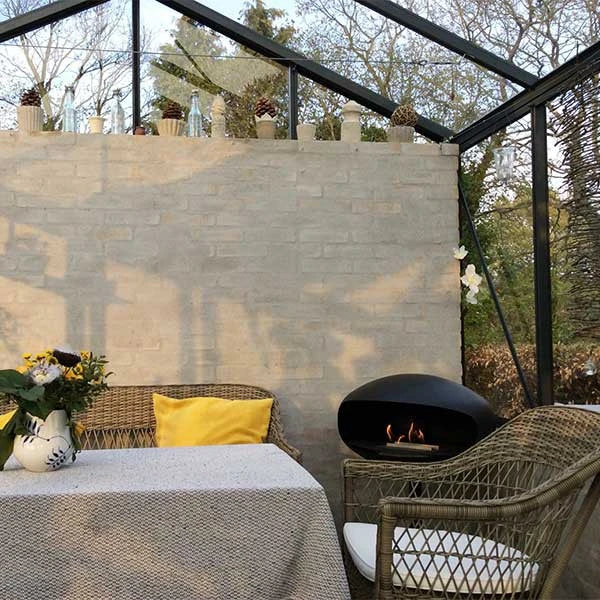 Cocoon Pedestal med stålfod - Sort