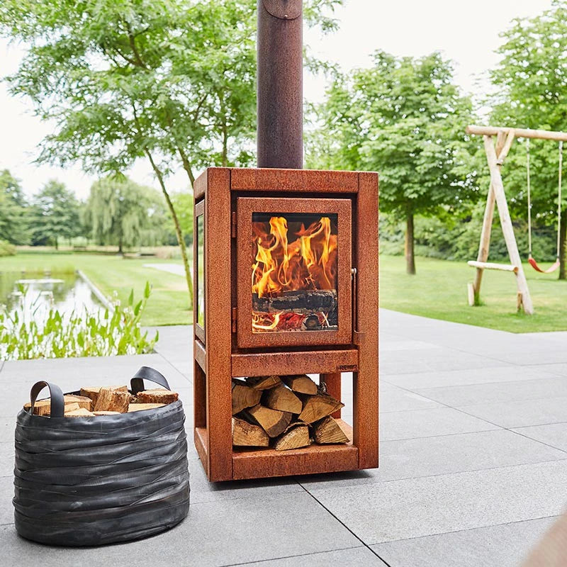Quaruba XL Mobile rusted steel garden fireplace