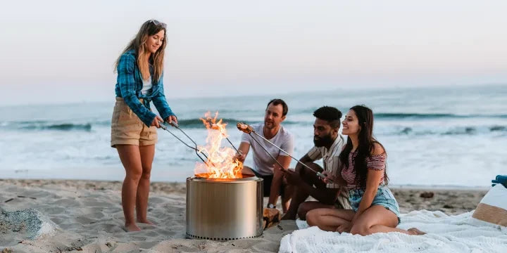 Solo Stove Ragner røgfri bålsted på stranden